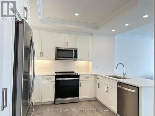 504 - 480 Callaway Road, London, ON - Indoor Photo Showing Kitchen With Double Sink With Upgraded Kitchen