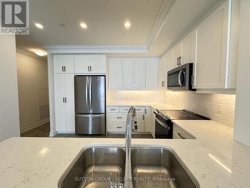 504 - 480 Callaway Road, London, ON - Indoor Photo Showing Kitchen With Double Sink