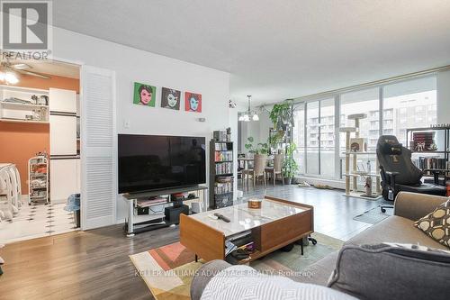 1410 - 101 Prudential Drive, Toronto, ON - Indoor Photo Showing Living Room