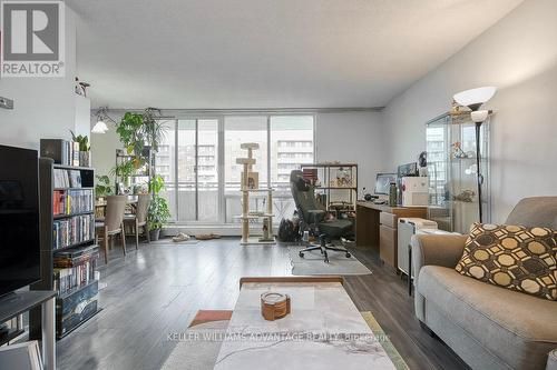 1410 - 101 Prudential Drive, Toronto, ON - Indoor Photo Showing Living Room