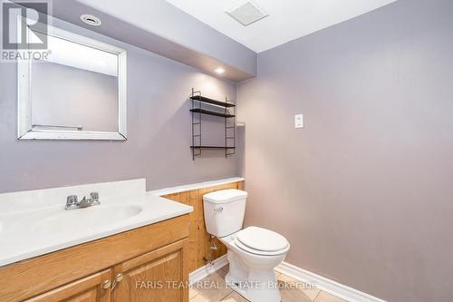 9 Coles Street, Barrie, ON - Indoor Photo Showing Bathroom