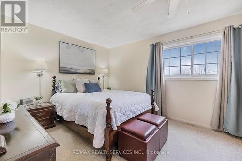 40 Crenshaw Court, Brampton, ON - Indoor Photo Showing Bedroom