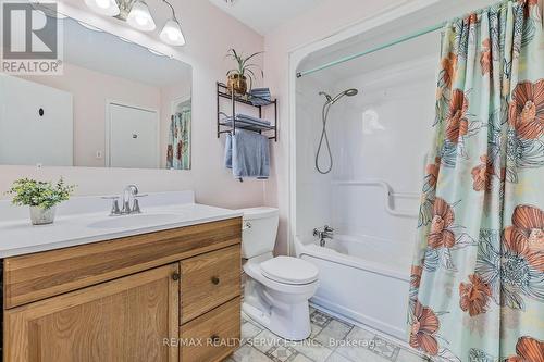 40 Crenshaw Court, Brampton, ON - Indoor Photo Showing Bathroom