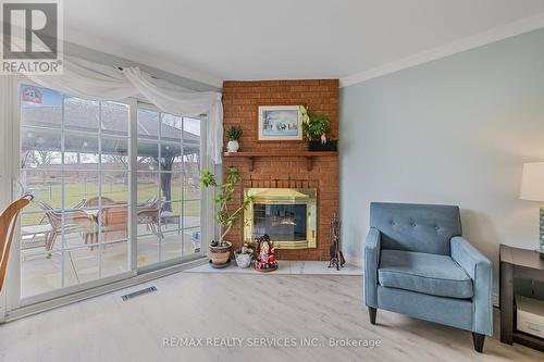 40 Crenshaw Court, Brampton, ON - Indoor With Fireplace