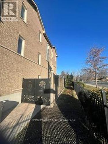 2 George Mckenzie Court, Toronto, ON - Outdoor