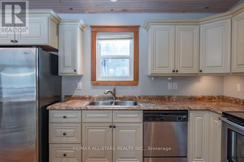 120 Echo Bay Road, Kawartha Lakes (Bobcaygeon), ON - Indoor Photo Showing Kitchen With Double Sink