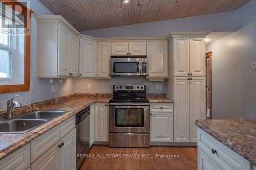 120 Echo Bay Road, Kawartha Lakes (Bobcaygeon), ON - Indoor Photo Showing Kitchen With Double Sink