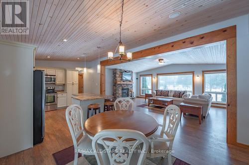 120 Echo Bay Road, Kawartha Lakes (Bobcaygeon), ON - Indoor Photo Showing Dining Room