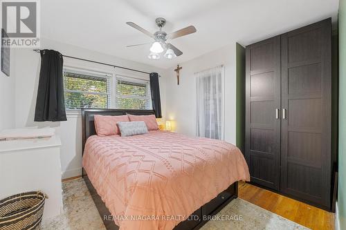 24 Brisbane Glen, St. Catharines (442 - Vine/Linwell), ON - Indoor Photo Showing Bedroom