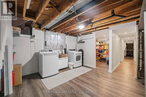 24 Brisbane Glen, St. Catharines (442 - Vine/Linwell), ON - Indoor Photo Showing Laundry Room