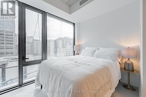 909 - 195 Mccaul Street, Toronto, ON - Indoor Photo Showing Bedroom