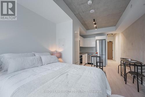 909 - 195 Mccaul Street, Toronto, ON - Indoor Photo Showing Bedroom