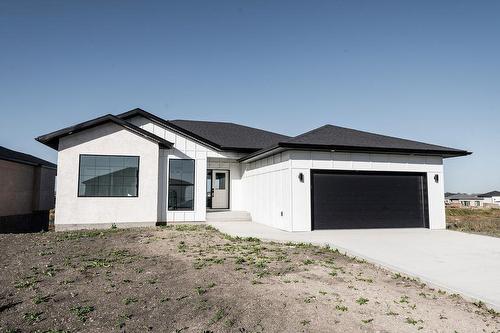 820 Turnberry Cove, Niverville, MB - Outdoor