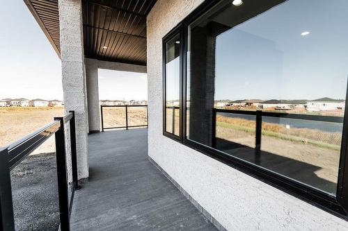 820 Turnberry Cove, Niverville, MB - Outdoor With Balcony With Exterior