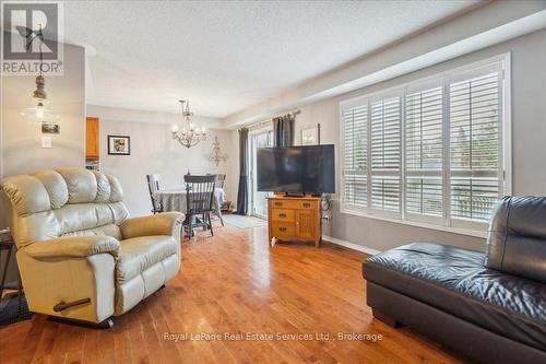 2159 White Dove Circle, Oakville (West Oak Trails), ON - Indoor Photo Showing Living Room