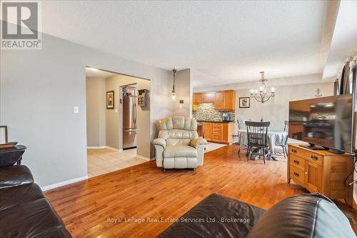 2159 White Dove Circle, Oakville (West Oak Trails), ON - Indoor Photo Showing Living Room