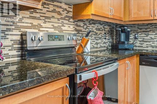 2159 White Dove Circle, Oakville (West Oak Trails), ON - Indoor Photo Showing Kitchen