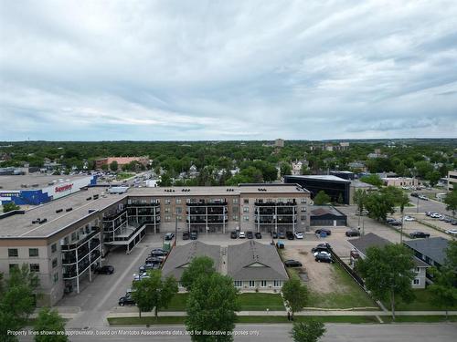 208 457 9Th Street, Brandon, MB - Outdoor With View