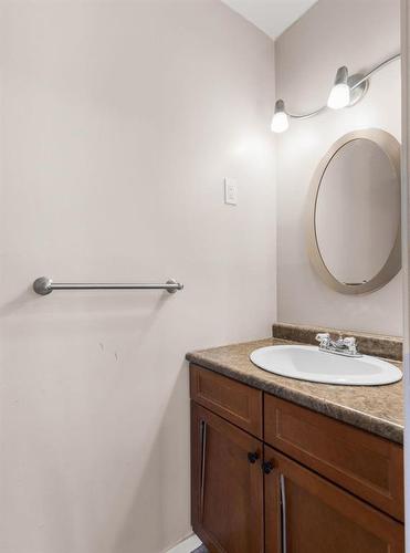 141 Balaban Place, Winnipeg, MB - Indoor Photo Showing Bathroom