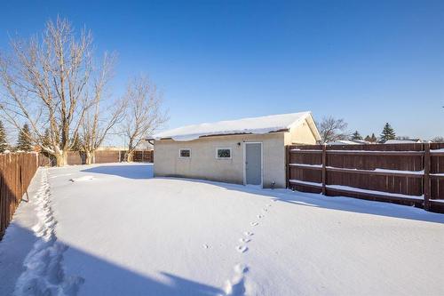 141 Balaban Place, Winnipeg, MB - Outdoor