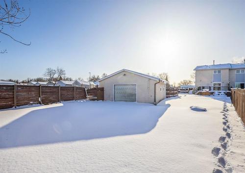 141 Balaban Place, Winnipeg, MB - Outdoor