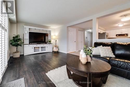 901 Copper Leaf Crescent, Kitchener, ON - Indoor Photo Showing Living Room