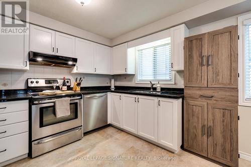 901 Copper Leaf Crescent, Kitchener, ON - Indoor Photo Showing Kitchen With Stainless Steel Kitchen