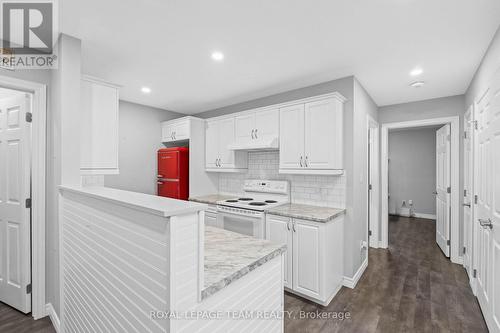 227 Roberta Crescent, Prescott, ON - Indoor Photo Showing Kitchen