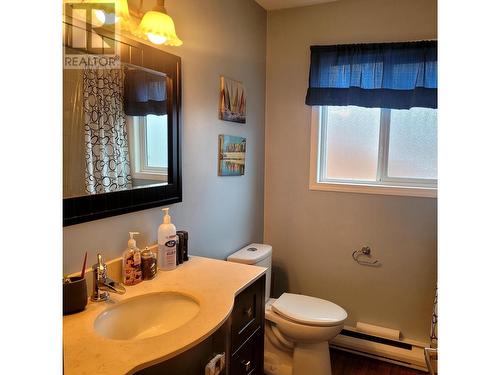 2112 South Lakeside Drive, Williams Lake, BC - Indoor Photo Showing Bathroom