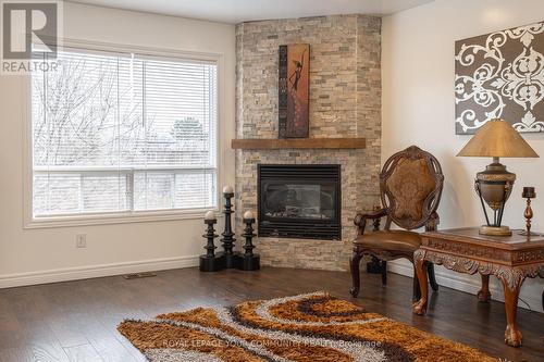 33 Veseli Court, Bradford West Gwillimbury, ON - Indoor With Fireplace