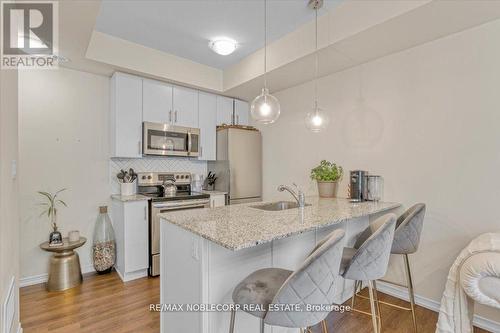 116 - 32 Fieldway Road, Toronto, ON - Indoor Photo Showing Kitchen With Upgraded Kitchen