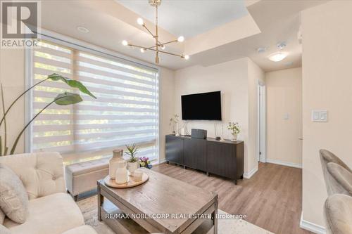 116 - 32 Fieldway Road, Toronto, ON - Indoor Photo Showing Living Room