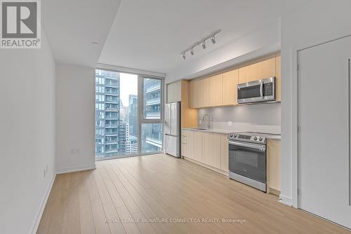 3405 - 357 King Street W, Toronto, ON - Indoor Photo Showing Kitchen