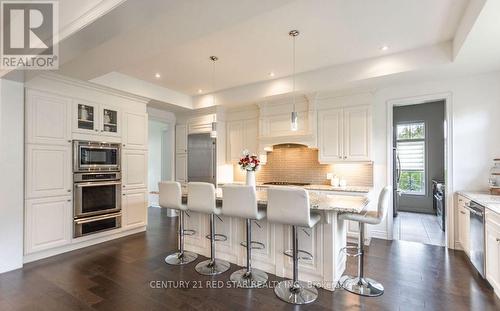 7263 Second Line W, Mississauga, ON - Indoor Photo Showing Kitchen With Upgraded Kitchen