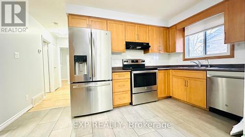 111 Scenic Wood Crescent, Kitchener, ON - Indoor Photo Showing Kitchen