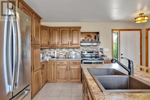 834 Kimberly Drive, Smith-Ennismore-Lakefield, ON - Indoor Photo Showing Kitchen With Double Sink