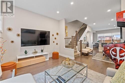 Family Room - 36 - 26 Lunar Crescent, Mississauga (Streetsville), ON - Indoor Photo Showing Living Room