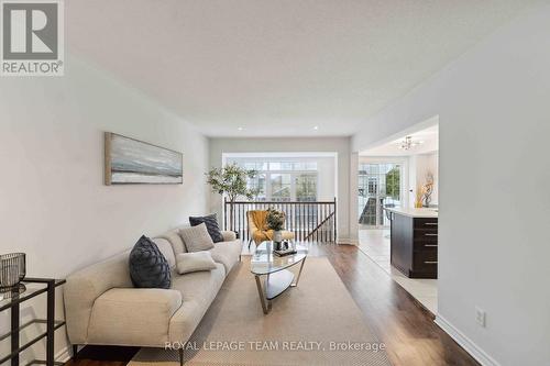 2634 Half Moon Bay Road W, Ottawa, ON - Indoor Photo Showing Living Room