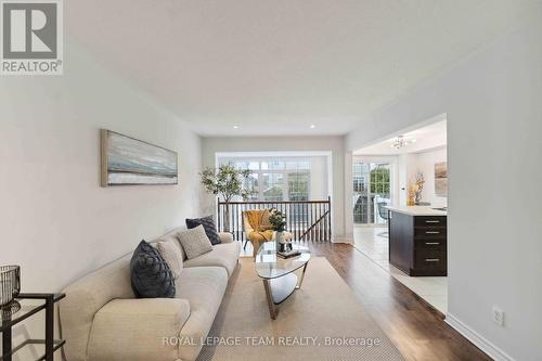 2634 Half Moon Bay Road W, Ottawa, ON - Indoor Photo Showing Living Room