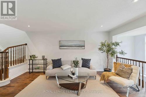 2634 Half Moon Bay Road W, Ottawa, ON - Indoor Photo Showing Living Room