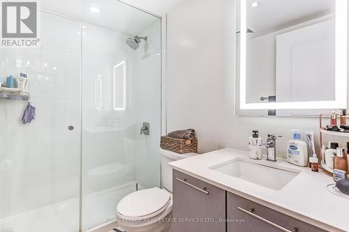 408 - 2301 Danforth Avenue, Toronto, ON - Indoor Photo Showing Bathroom