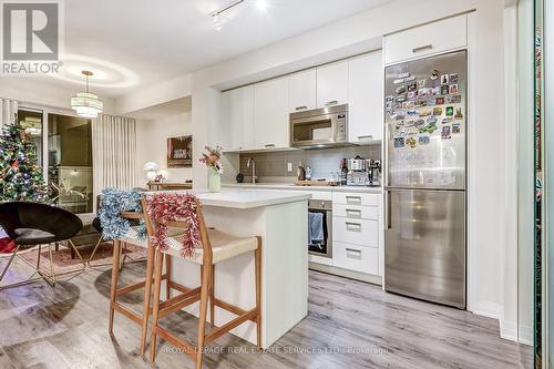 408 - 2301 Danforth Avenue, Toronto, ON - Indoor Photo Showing Kitchen With Upgraded Kitchen