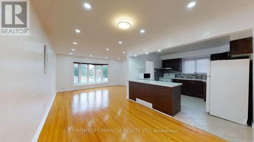 Main - 3456 Queenston Drive, Mississauga, ON - Indoor Photo Showing Kitchen