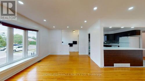 Main - 3456 Queenston Drive, Mississauga, ON - Indoor Photo Showing Kitchen