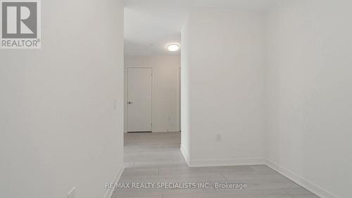 313 - 395 Dundas Street W, Oakville, ON -  Photo Showing Other Room