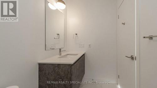 313 - 395 Dundas Street W, Oakville, ON - Indoor Photo Showing Bathroom