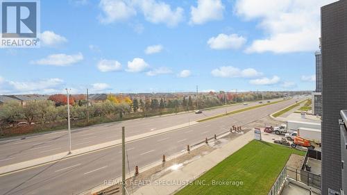 313 - 395 Dundas Street W, Oakville, ON - Outdoor With View