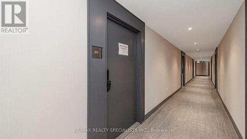 313 - 395 Dundas Street W, Oakville, ON - Indoor Photo Showing Other Room