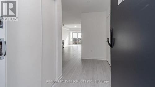 313 - 395 Dundas Street W, Oakville, ON -  Photo Showing Other Room