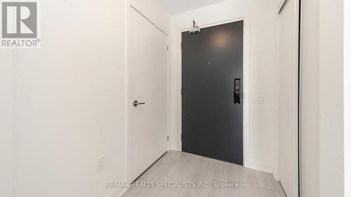 313 - 395 Dundas Street W, Oakville, ON - Indoor Photo Showing Other Room